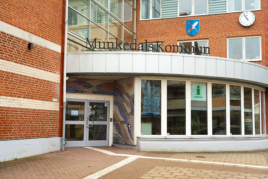 Entrén till kommunhuset forum i Munkedal.