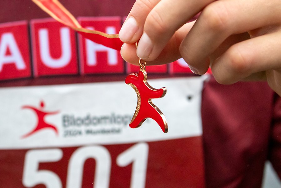 En medalj från blodomloppet.